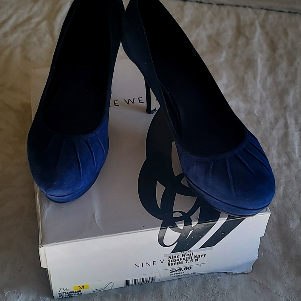 Women's Navy Blue Suede Platform Heels - 7.5M